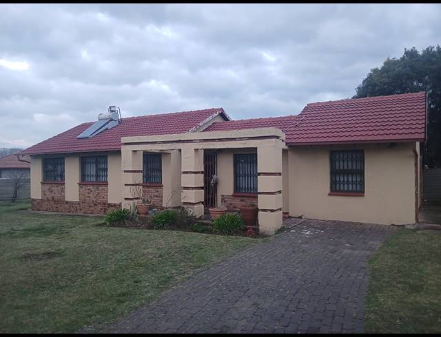 4 BEDROOM FREEHOLD FOR SALE IN DALPARK
